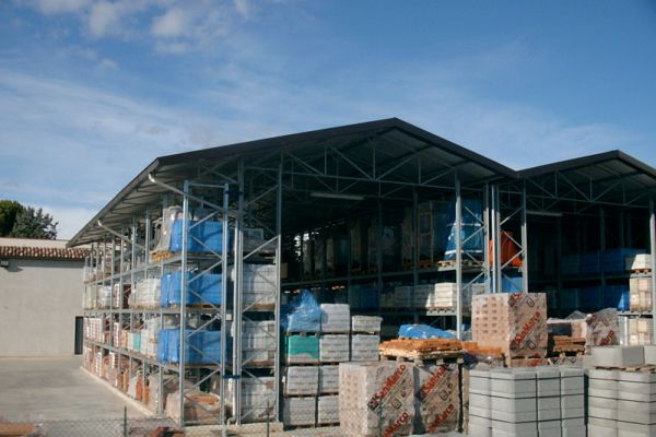 rafturi metalice de exterior